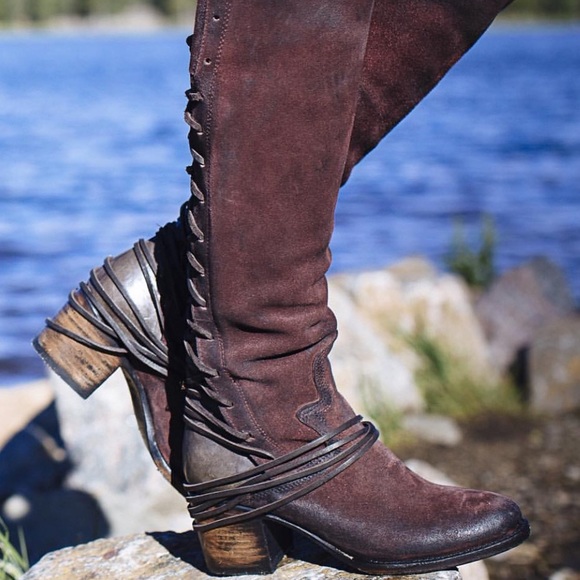 🆕RARE‼️FREEBIRD Wine Suede Boot - Picture 2 of 8